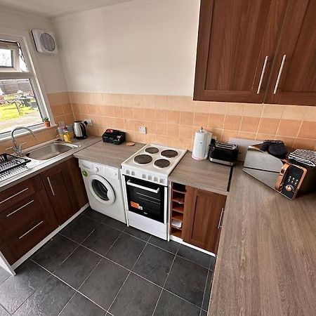 Semi-Detached Chalet - Uddingston, Glasgow Luaran gambar